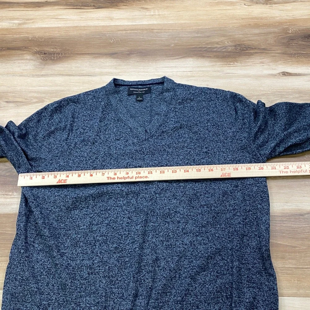 Banana Republic V-Neck Sweater Mens L Minimalist Silk Cashmere Blend Navy Blue
